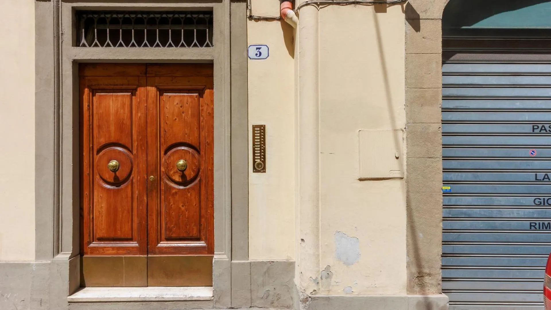 Santa Maria Novella Comfort Apartment contacts